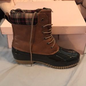 Duck boots. Never worn NWT